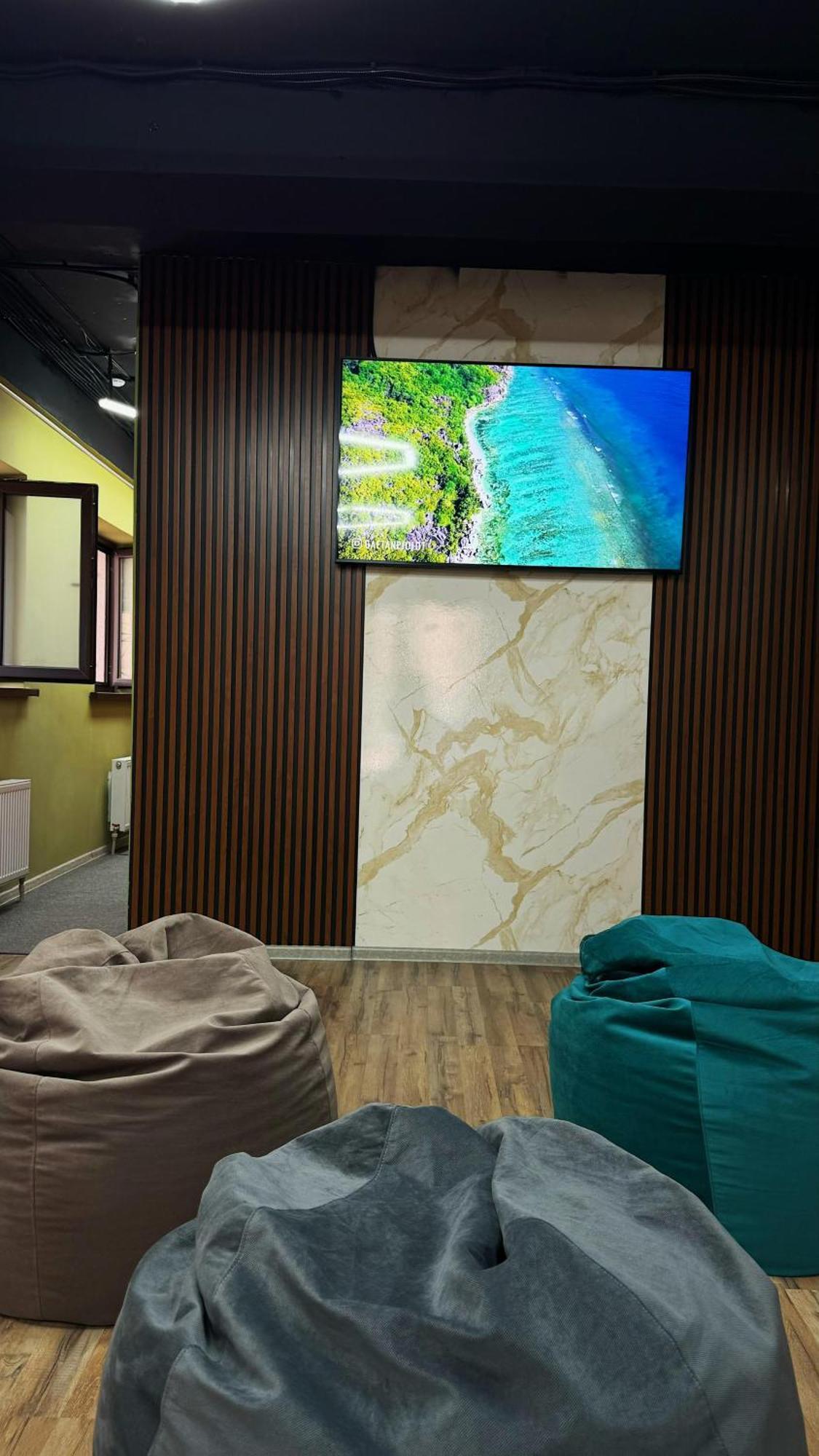 Hostel Kochevnik Capsule Hotel Алма Ата Екстериор снимка