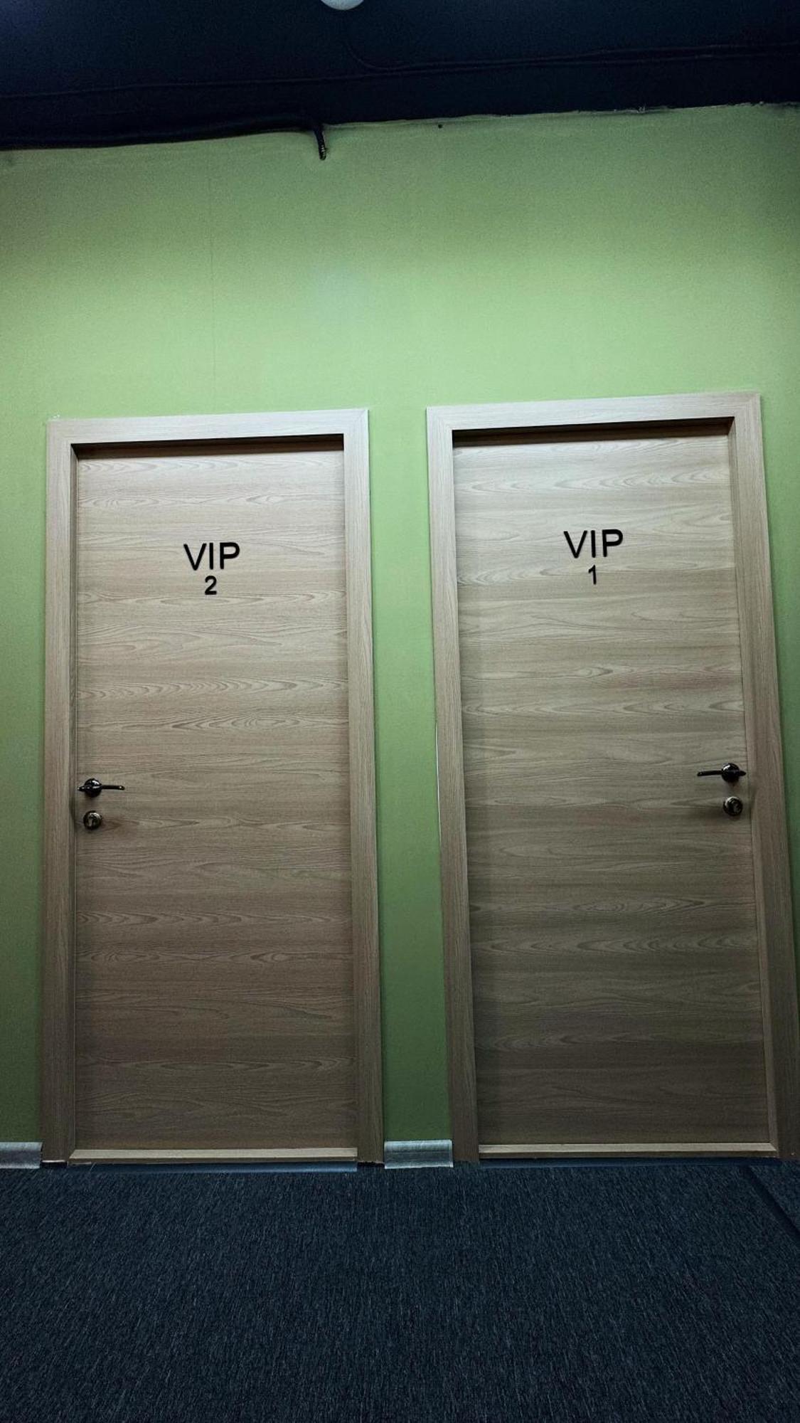 Hostel Kochevnik Capsule Hotel Алма Ата Екстериор снимка