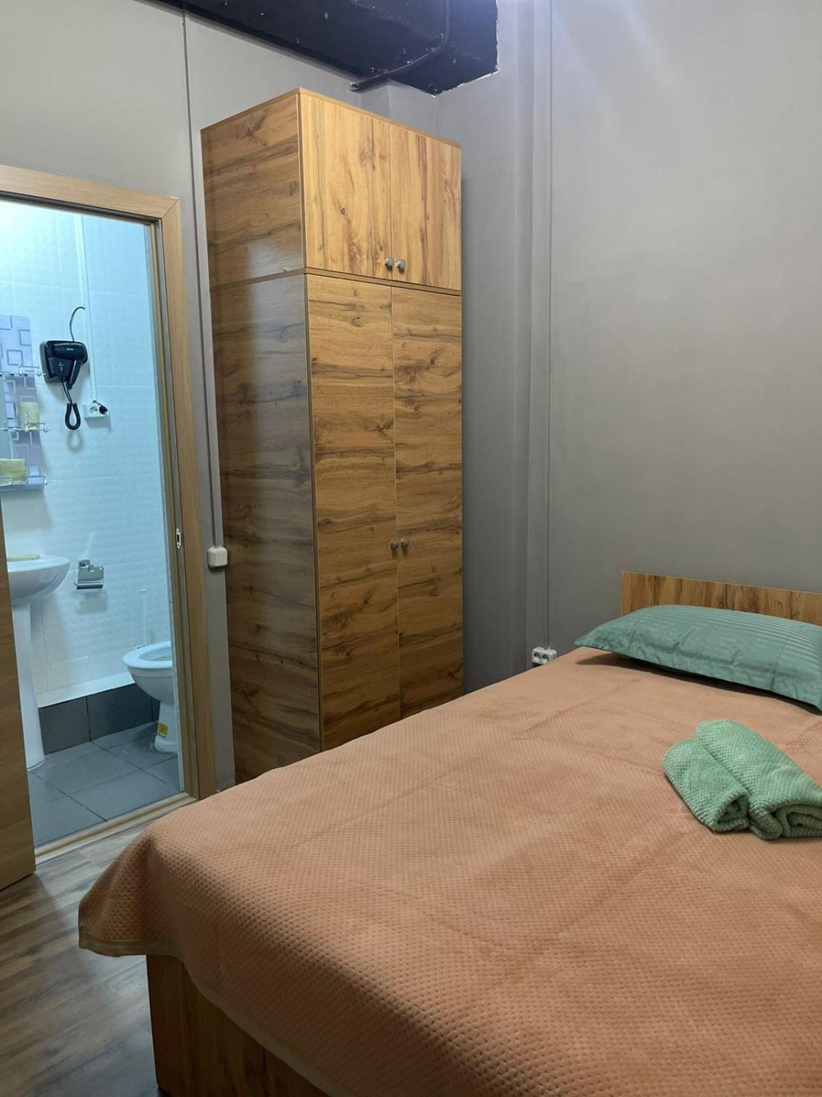 Hostel Kochevnik Capsule Hotel Алма Ата Екстериор снимка