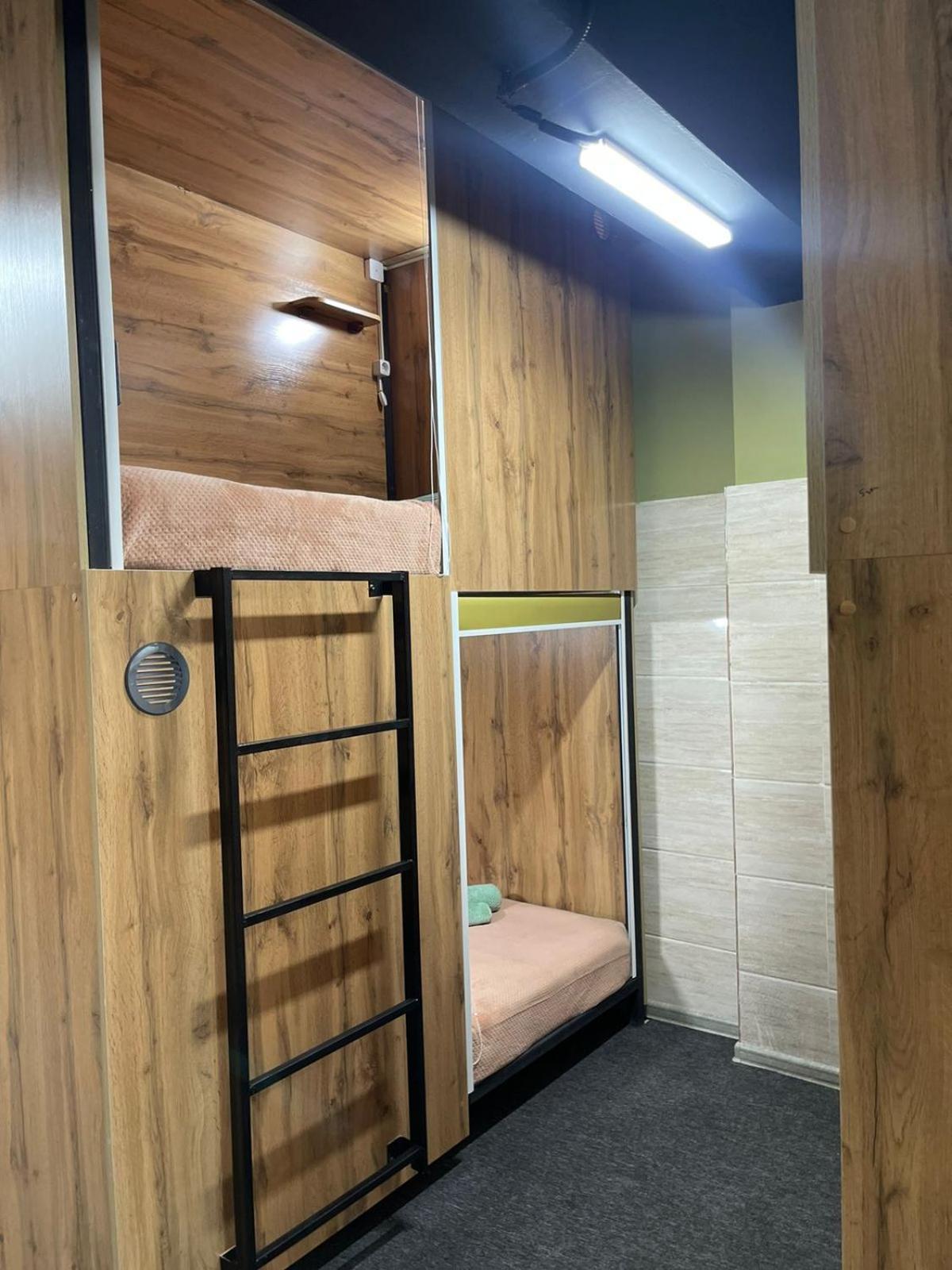 Hostel Kochevnik Capsule Hotel Алма Ата Екстериор снимка