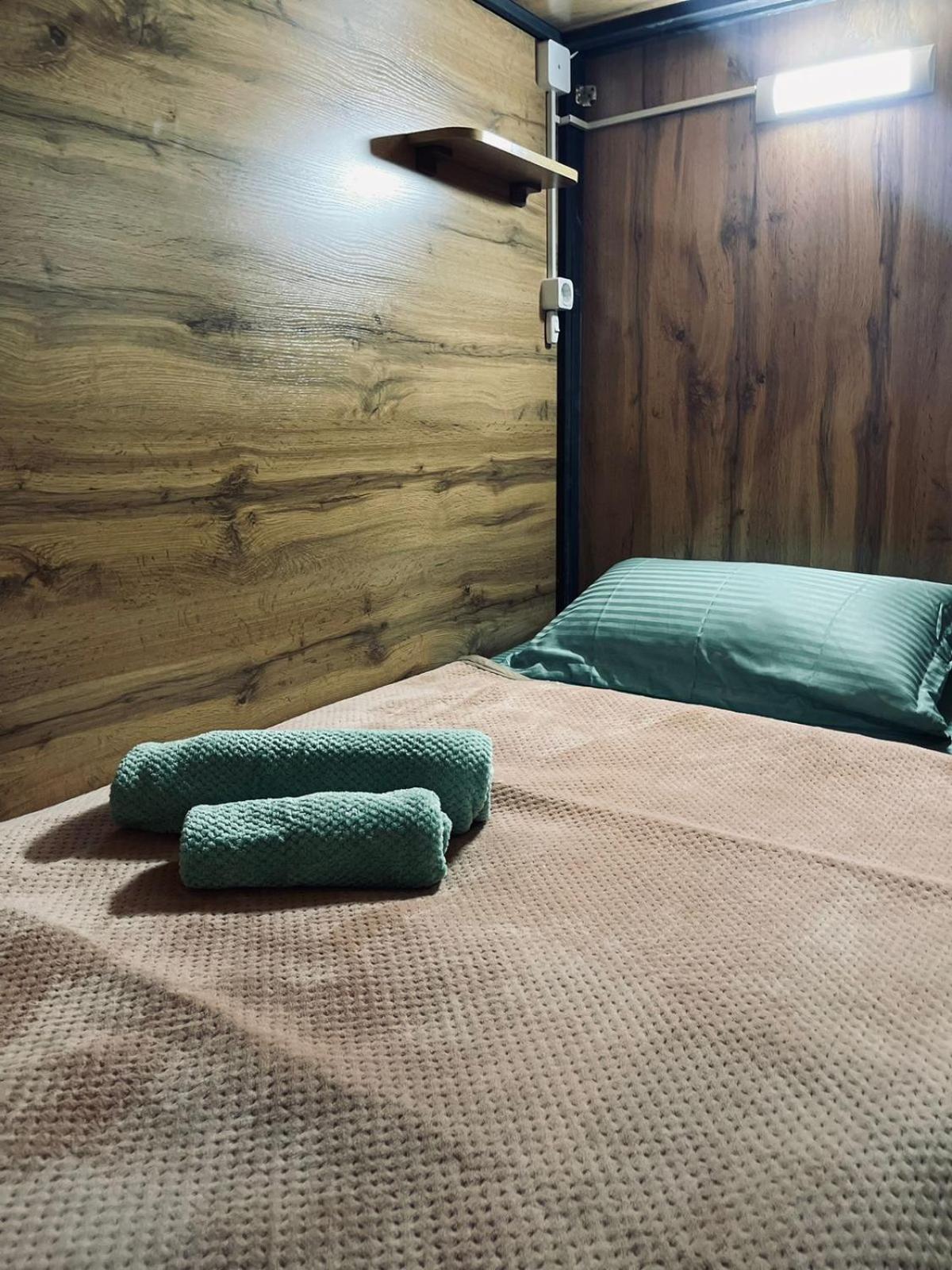 Hostel Kochevnik Capsule Hotel Алма Ата Екстериор снимка