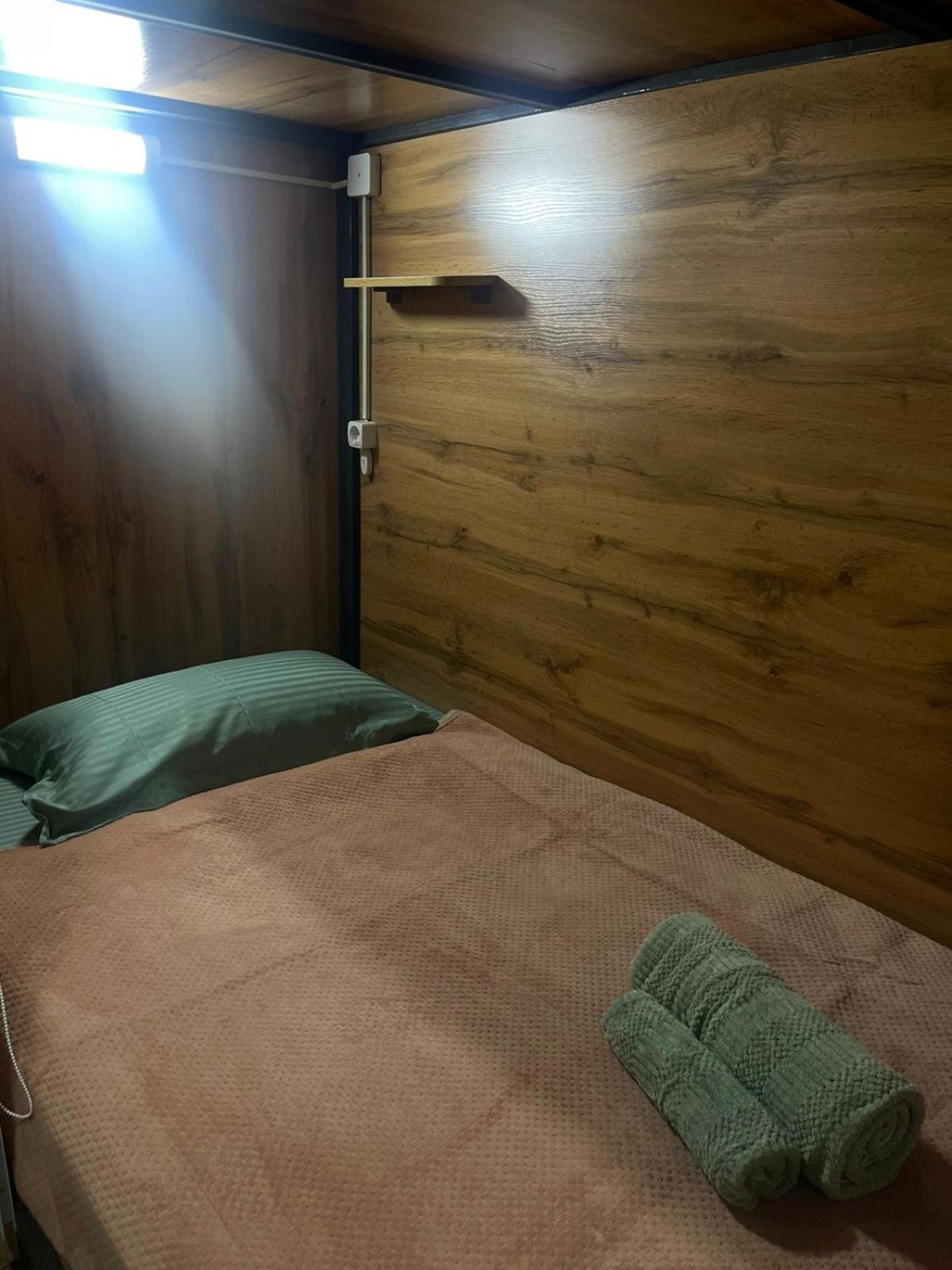 Hostel Kochevnik Capsule Hotel Алма Ата Екстериор снимка