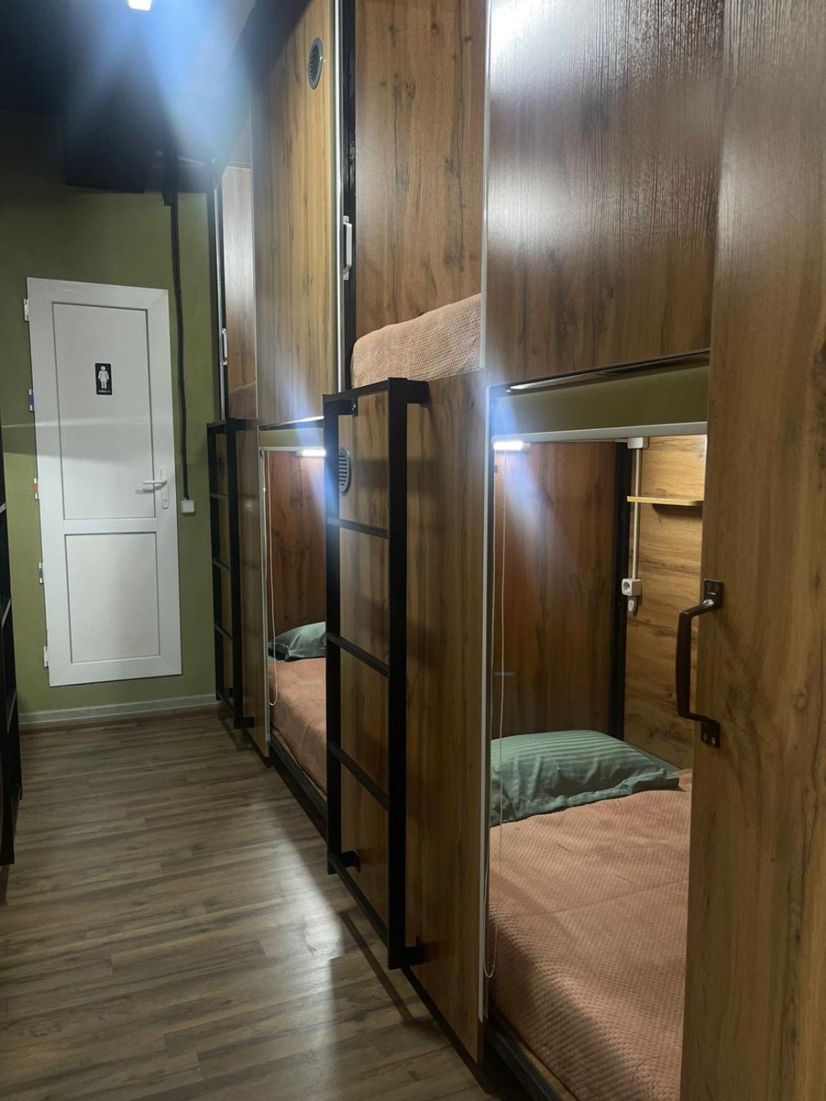 Hostel Kochevnik Capsule Hotel Алма Ата Екстериор снимка