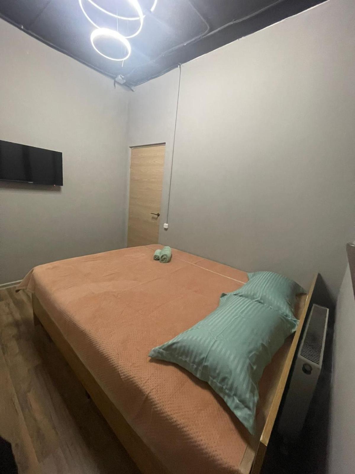 Hostel Kochevnik Capsule Hotel Алма Ата Екстериор снимка