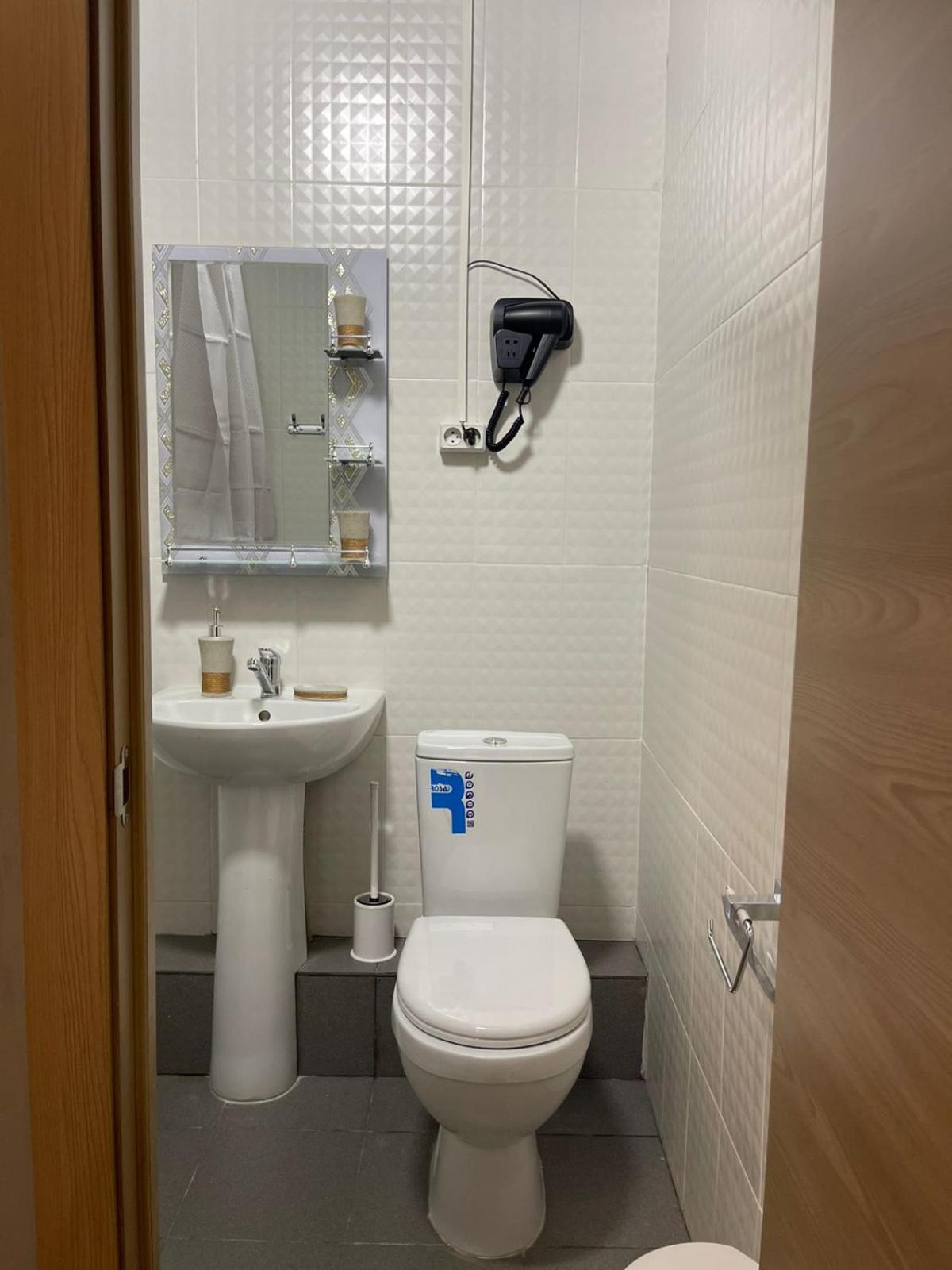 Hostel Kochevnik Capsule Hotel Алма Ата Екстериор снимка