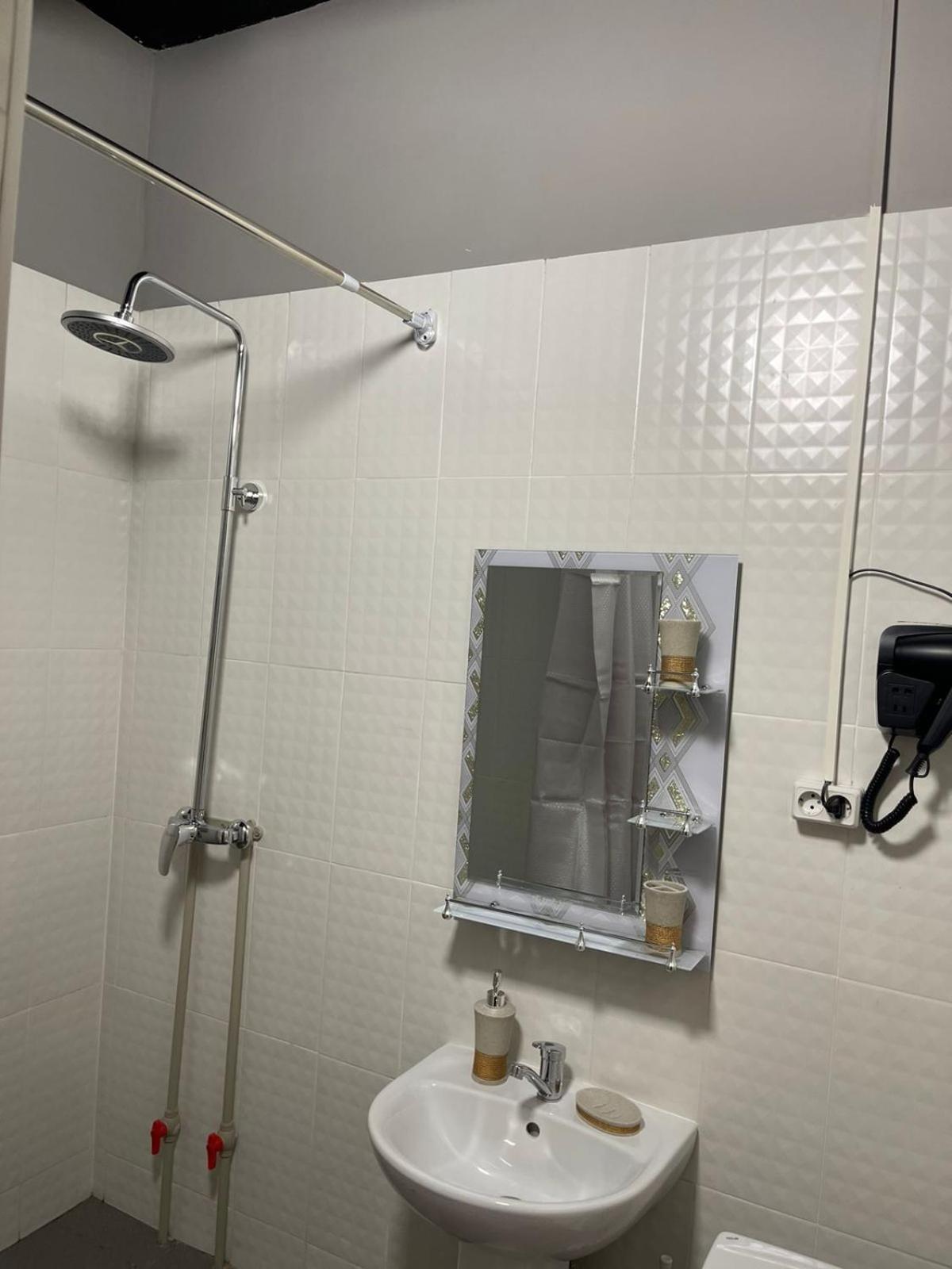 Hostel Kochevnik Capsule Hotel Алма Ата Екстериор снимка