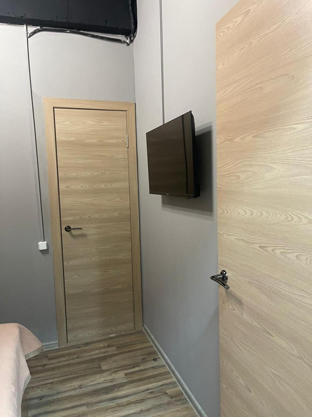 Hostel Kochevnik Capsule Hotel Алма Ата Екстериор снимка