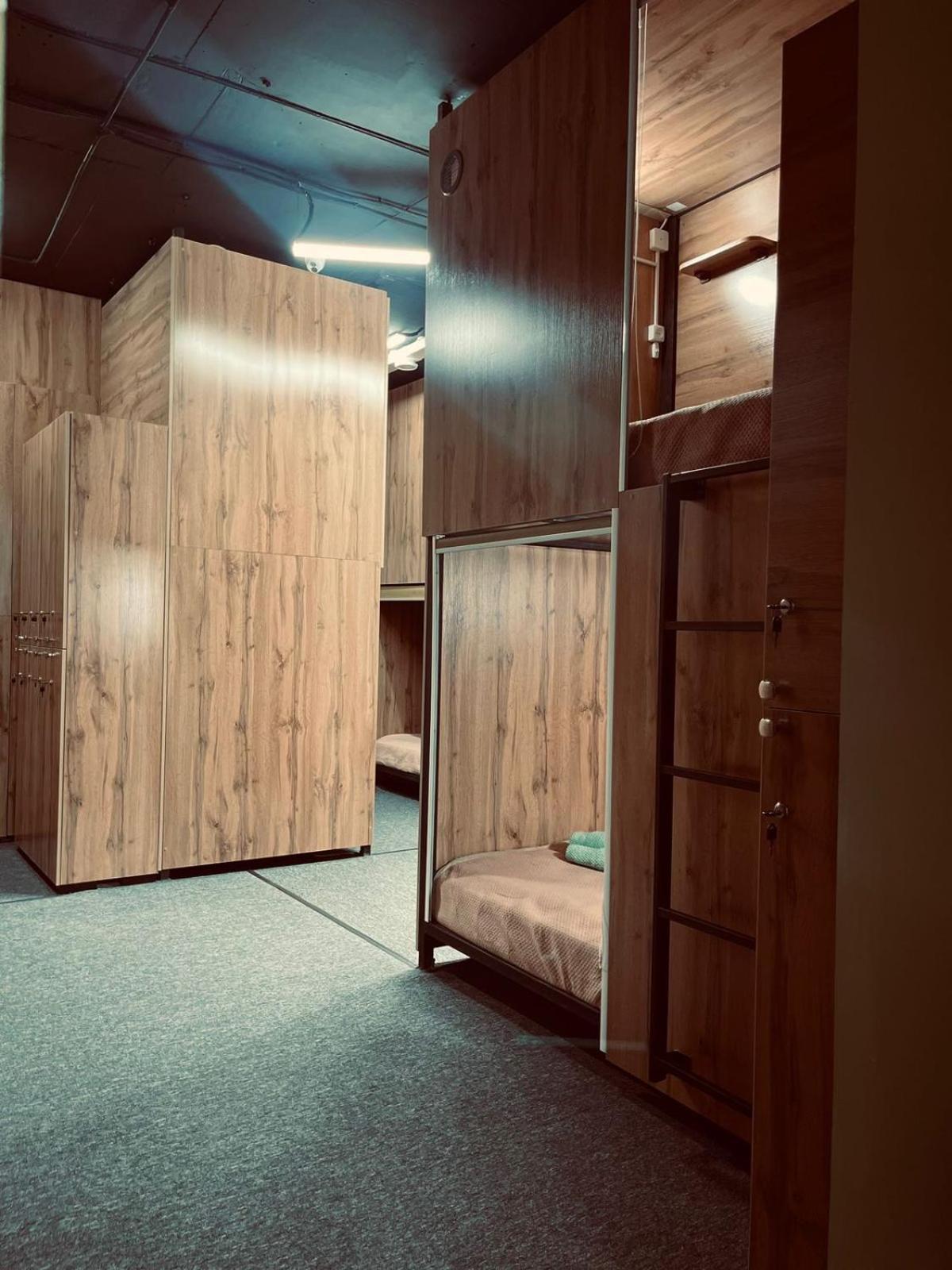Hostel Kochevnik Capsule Hotel Алма Ата Екстериор снимка