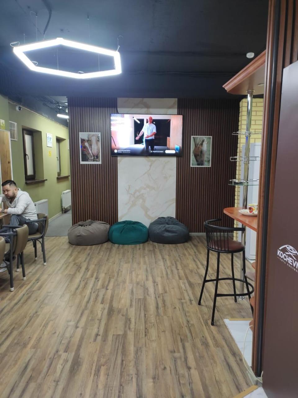 Hostel Kochevnik Capsule Hotel Алма Ата Екстериор снимка